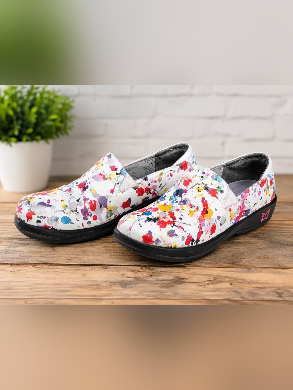 Algeria Keli Nursing Shoes size 9.5